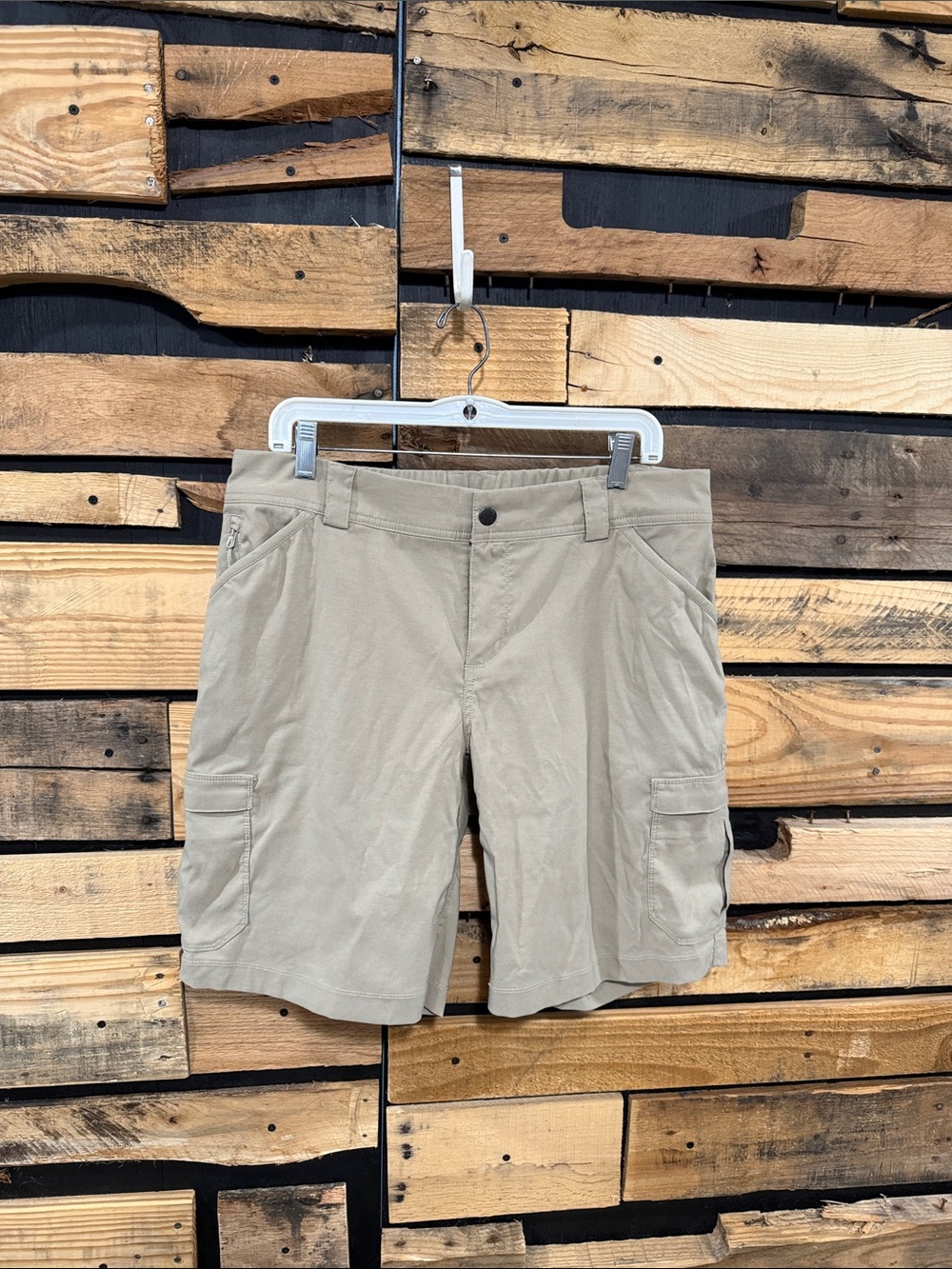 Duluth Trading Co. Women's DuluthFlex Dry on the Fly 10" Shorts In Stone Size 12